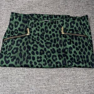 Michael kors midi skirt size 4 like new green